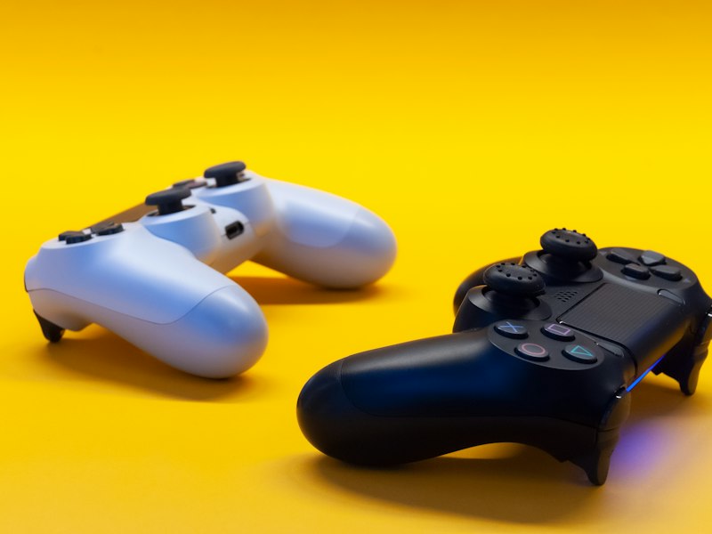 Two players cooperating in battle